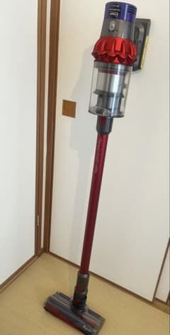 【美品】Dyson Cyclone V10 Fluffy+ スティッククリーナーのサムネイル