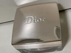 Dior フェイスパウダー　中古品　【最終値下げ】のサムネイル