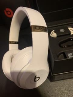 美品 beats studio3 wirelessのサムネイル