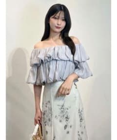 mercuryduo オフショルティアードブラウスのサムネイル
