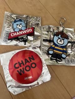 iKON KRUNK CHANWOO キーホルダー 缶バッジ セットのサムネイル
