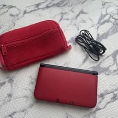 Nintendo 3DS LL レッド 本体と付属品のサムネイル