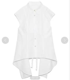 LILY BROWN バックフレアシャツ ホワイトのサムネイル