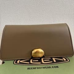 CHARLES & KEITH ブラウン クラッチバッグのサムネイル