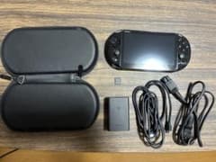vita PCH-2000本体 8GBメモリーカード、充電機付きのサムネイル