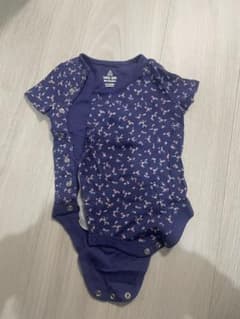 babyGAP ロンパース 半袖 花柄 くまデザインのサムネイル