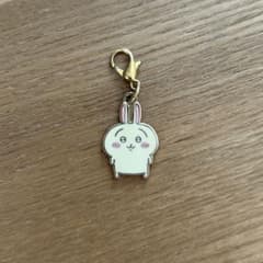 ちいかわ うさぎ なんか小さくてかわいいチャーム アクセサリー キーホルダーのサムネイル