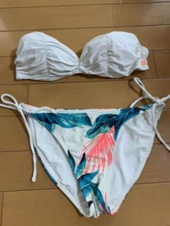 花柄 ビキニ 水着 バンドゥー BILLABONGのサムネイル
