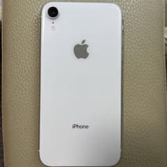 美品Apple iPhone XR 128GB ホワイトのサムネイル