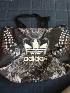 アディダス adidas  大きめ トートバッグのサムネイル