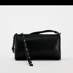 ZARAショルダーバッグ　ミニスタッズディテールのサムネイル