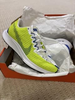 Nike ランニングシューズ イエロー/ホワイト/ブルー 軽量のサムネイル