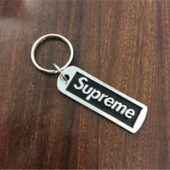 supreme キーホルダーのサムネイル