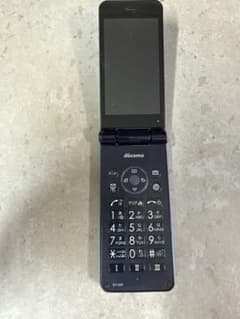 docomo AQUOS SH-02K ブラック 携帯電話本体です。のサムネイル
