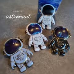 ホワイト スタンド機能付き宇宙飛行士スマホスタンド スマホグリップ アクセサリーのサムネイル