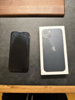 【美品】iPhone 13 ミッドナイト 128 GB SIMフリーのサムネイル