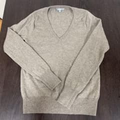 ユニクロ Vネックニット カシミヤセーターのサムネイル