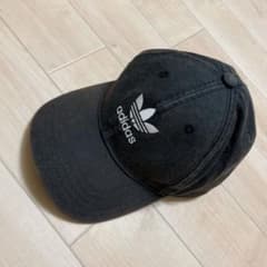 adidasキャップのサムネイル