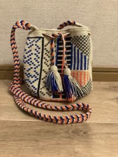 ［美品］グアナバナ　ワユーバッグ　ミディアムのサムネイル