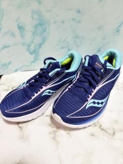 Saucony KINVARA 10 ランニングシューズのサムネイル