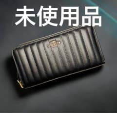 COACHの人気キルティングレザーを使用したラウンドジップ長財布 - メルカリ