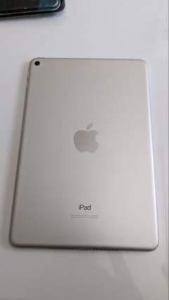 iPad mini5 64GB Wi-Fi　シルバーのサムネイル