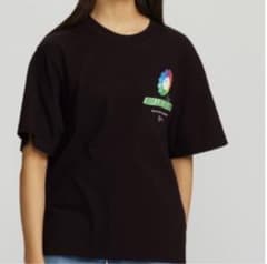 UNIQLO Billie Eilish 村上隆 Tシャツのサムネイル