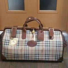 クワトロ様専用  Burberryのボストンバッグのサムネイル