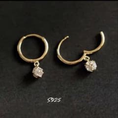 揺れる ボール ピアス［ゴールド］のサムネイル