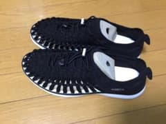 KEEN UNEEK02. 黒のサムネイル