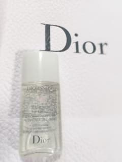 Dior スノー ブライトニング エッセンスローションのサムネイル