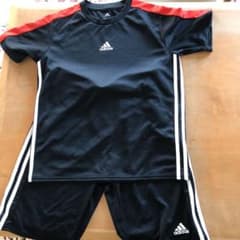 adidas アディダスのサムネイル