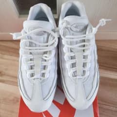 NIKE ナイキ エアマックス 95 エッセンシャル  CT1268-100のサムネイル