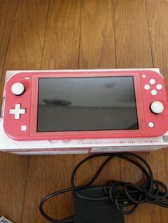 Nintendo Switch Lite 本体 コーラルのサムネイル