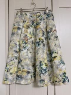値下げしました！花柄スカートのサムネイル
