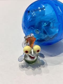 【ラインナップA】スプラ コジャケ めじるしアクセサリー　ガチャのサムネイル