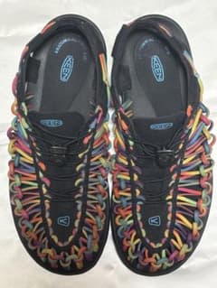 KEEN UNEEKメンズサンダル レインボー タイダイ 27.5センチ - メルカリ