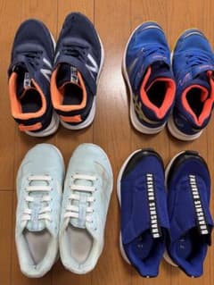 まとめ売り　キッズ　スニーカー　19.0、19.5、20.0 セットのサムネイル