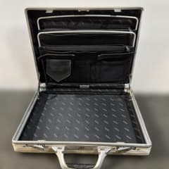 アルミ製？昭和レトロアタッシュケース店舗什器 希少 vintage RIMOWA アタッシュケース アルミ シルバー レトロ - メルカリ