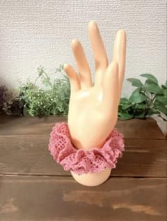 【ハンドメイド】3段レース編みシュシュ ピンク系のサムネイル