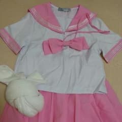 ピンクのセーラー服。ルーズソックスセットのサムネイル
