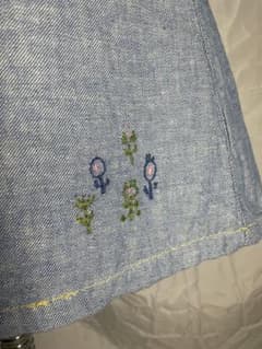 刺繍入り ライトブルー デニム ミニスカートのサムネイル