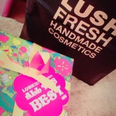 送料込み♡LUSH♡特別価格♡のサムネイル