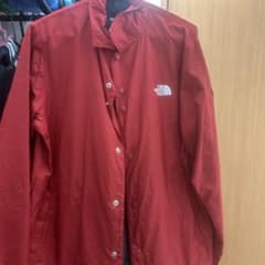 THE NORTH FACE レッド ナイロンジャケットのサムネイル