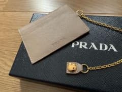 新品、未使用PRADA プラダ　パスケース　定期入れ　カードケースのサムネイル