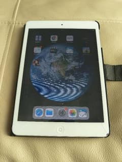 ipad mini 2 wifiモデル 16gb　画面割れ　ジャンクのサムネイル
