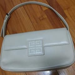 GIVENCHYハンドバッグのサムネイル