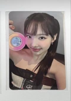 TWICE ナヨン ペンライト　特典　トレカのサムネイル