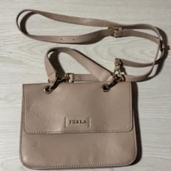【巾着付】FURLA ベージュ レザー ショルダーバッグのサムネイル