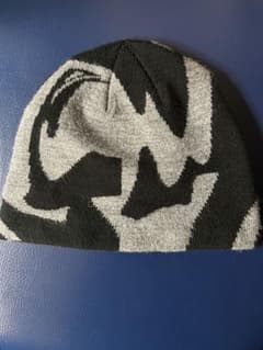 黒とグレーの抽象模様ニット帽 - メルカリ